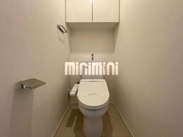 ����4