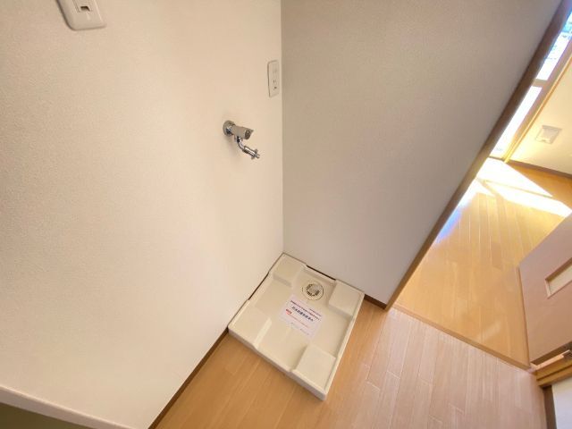 ����13