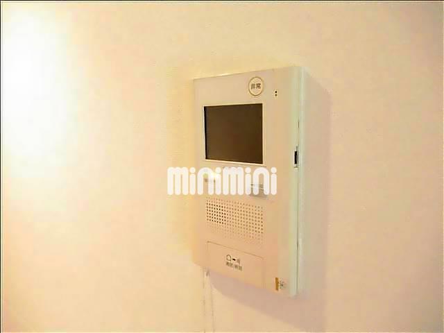 ����12