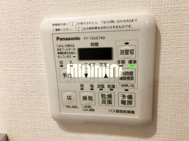 ����15