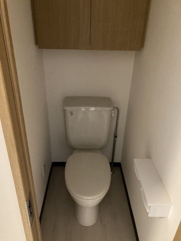 ����4