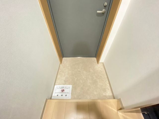 ����8