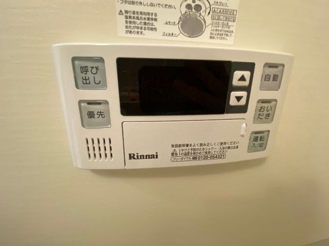����20