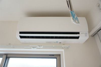 ����15