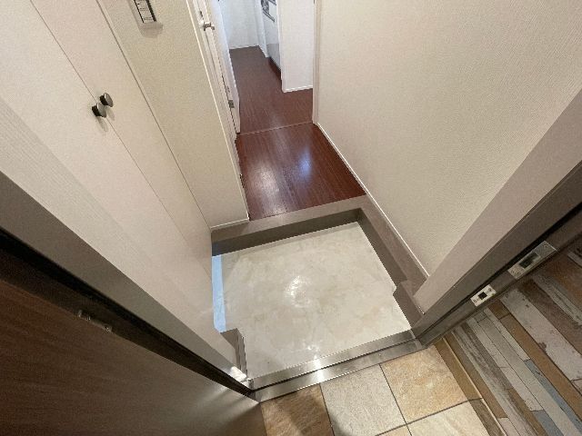 ����5