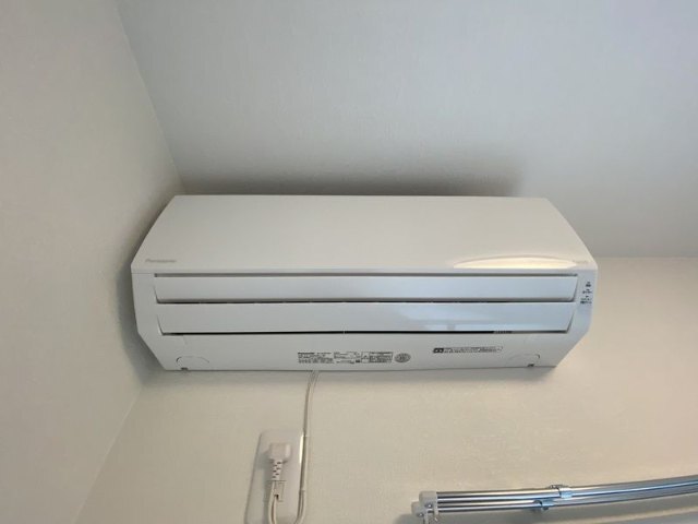 ����9