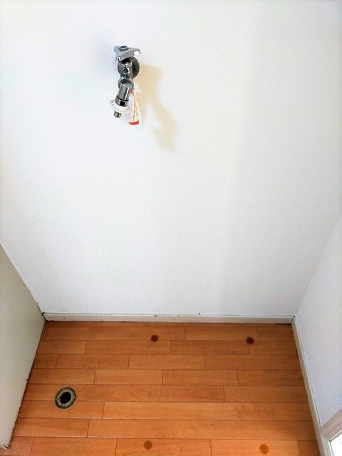 ����8