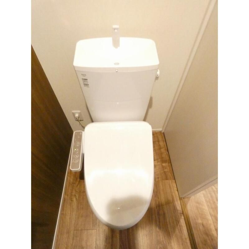 ����4