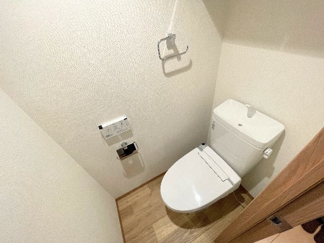 ����4