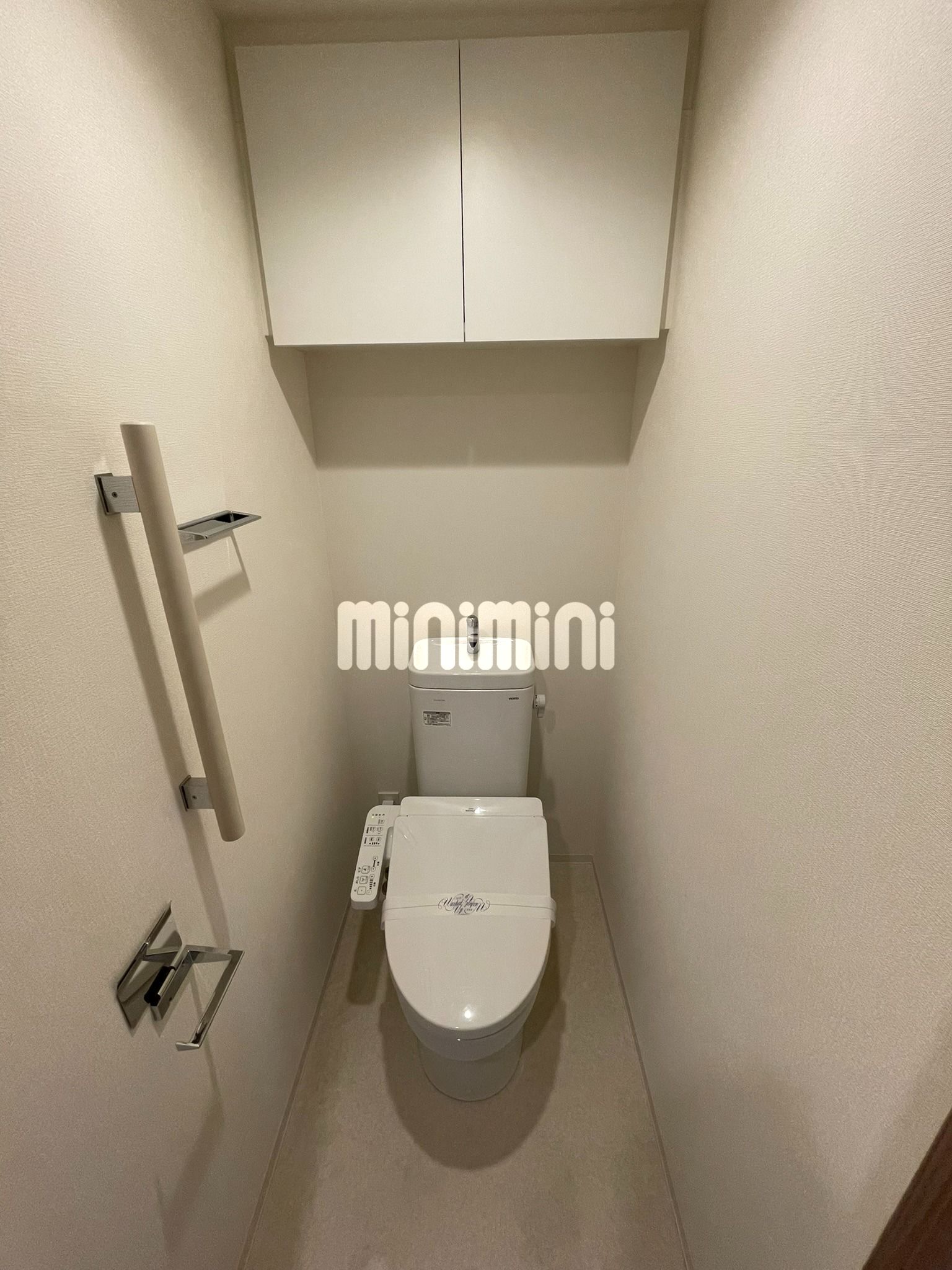 ����4