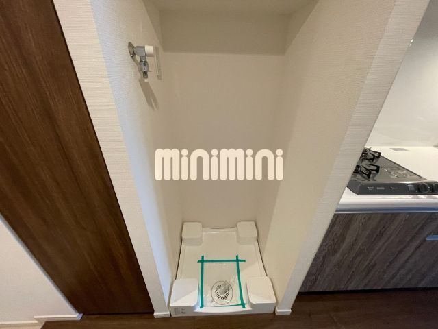 ����9