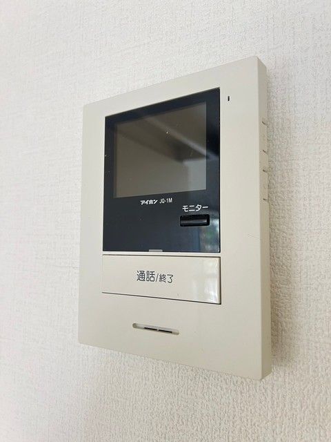����12