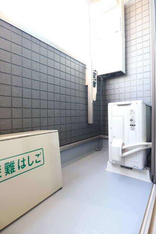 ����11
