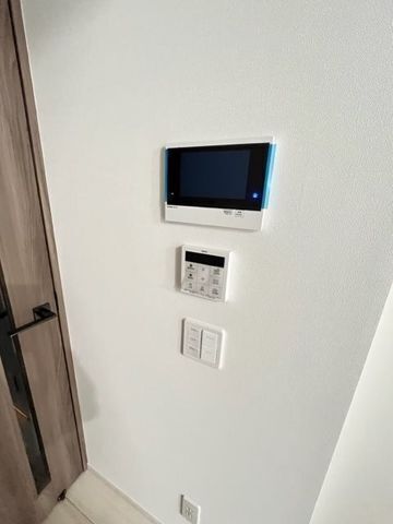 ����9