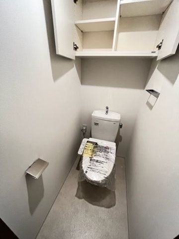 ����4