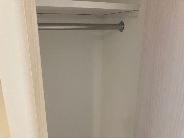 ����16