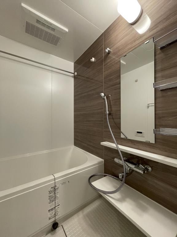 ����3