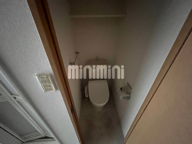 ����4
