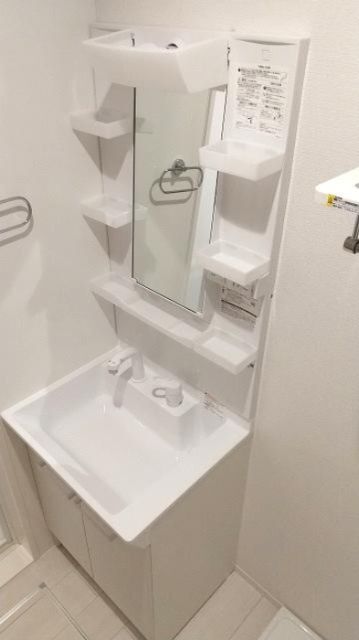 ����8