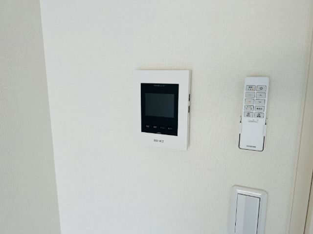 ����10