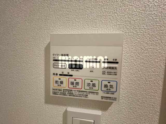 ����21