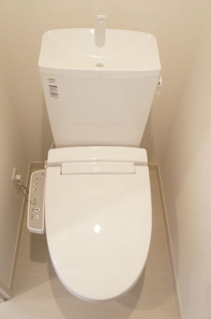 ����4
