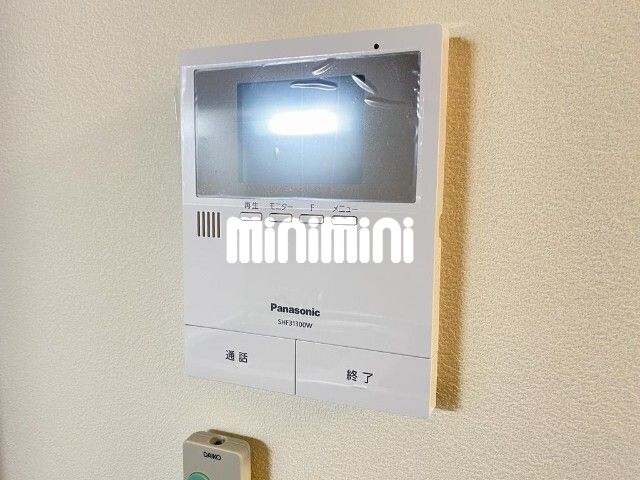 ����10