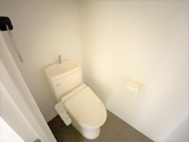 ����4