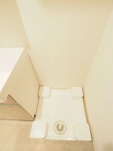 ����8