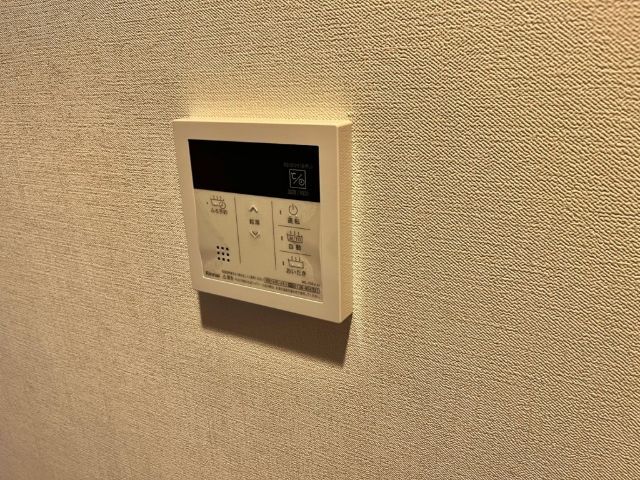 ����13