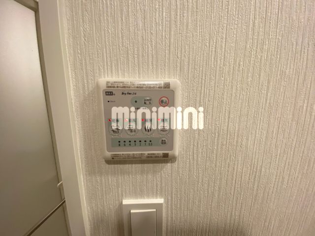 ����18