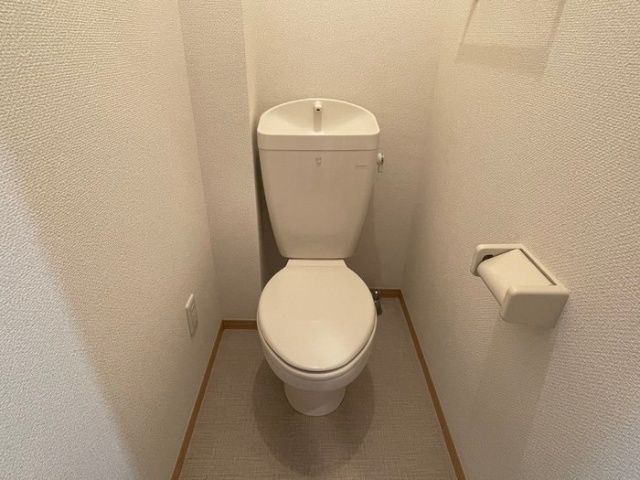 ����4
