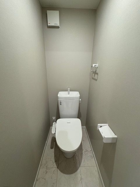 ����4