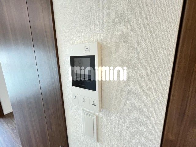 ����11
