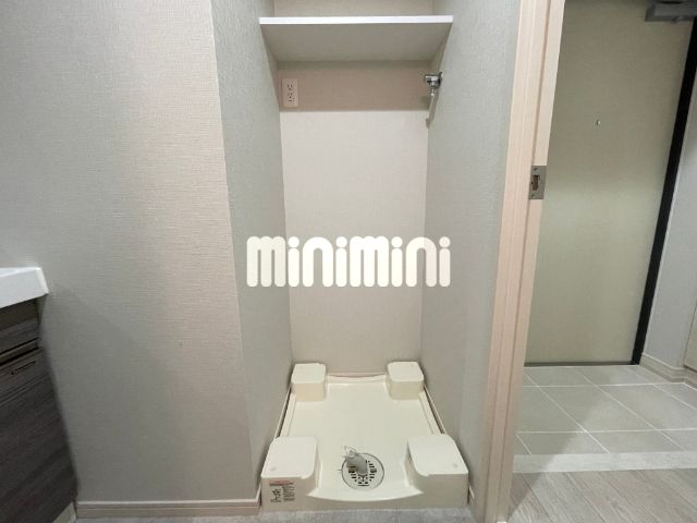 ����9