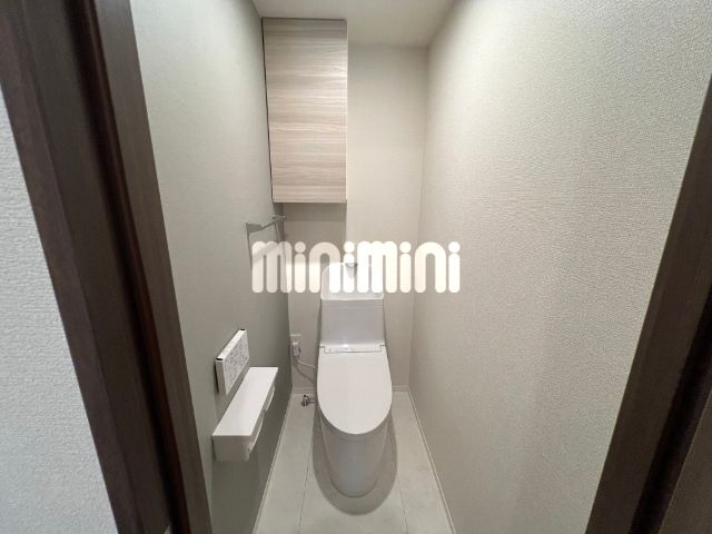 ����4