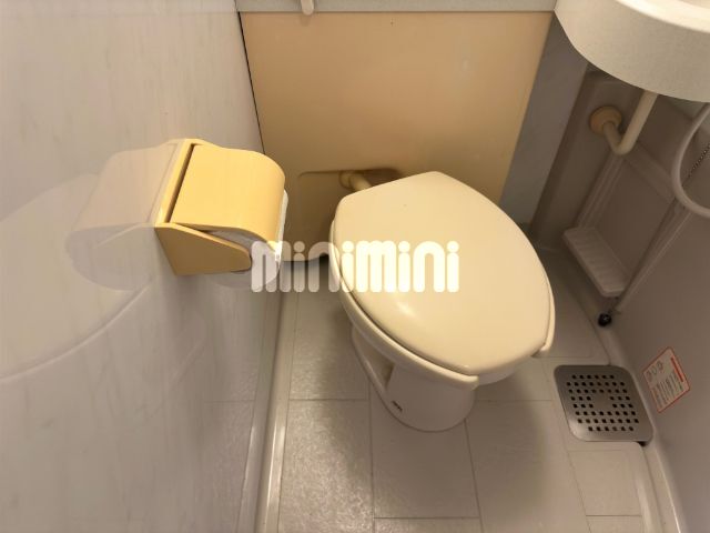 ����4