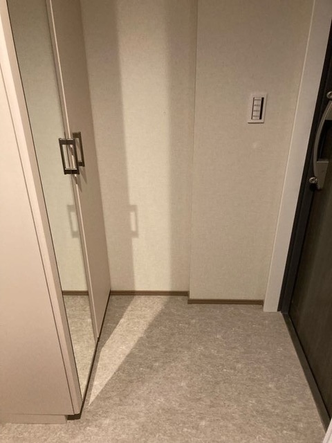 ����8
