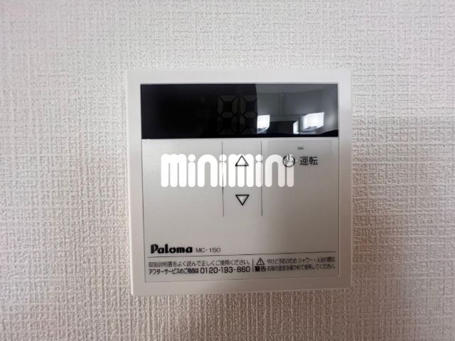 ����16