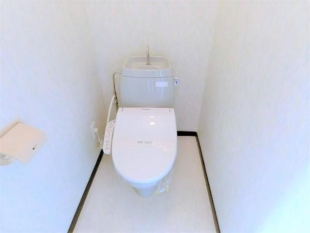 ����4