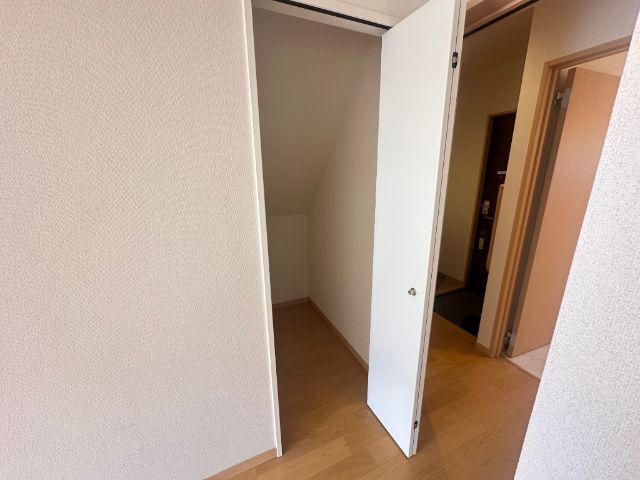 ����19