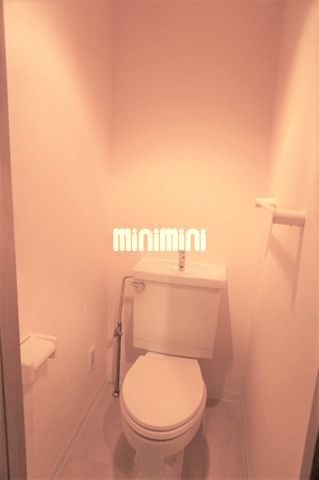 ����4