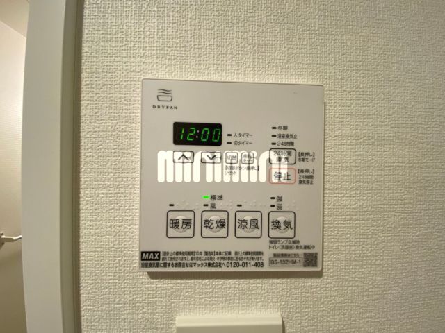 ����17