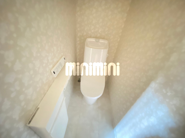 ����4