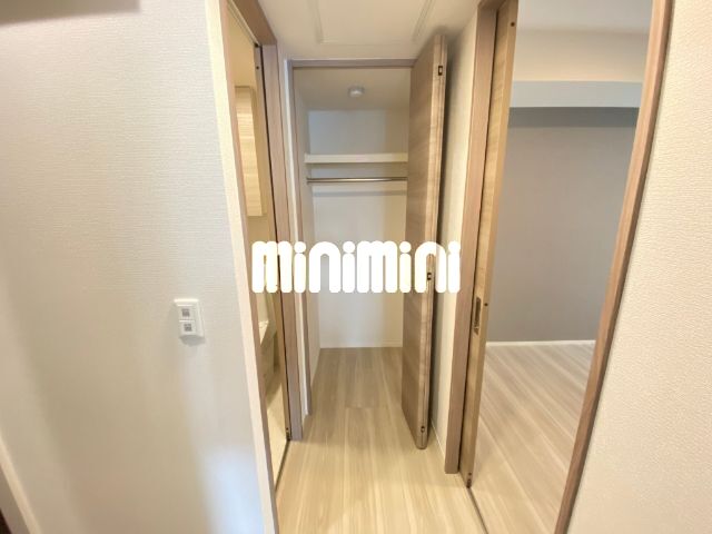 ����6