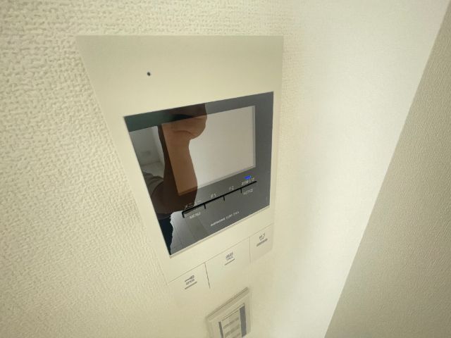 ����9