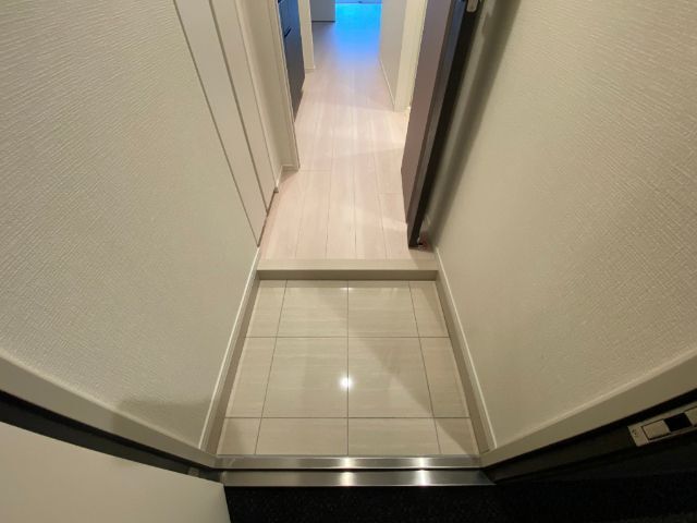 ����8