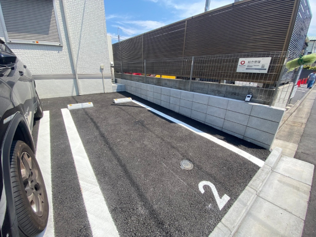 ����15