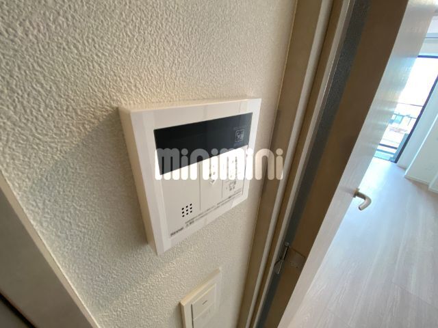����11
