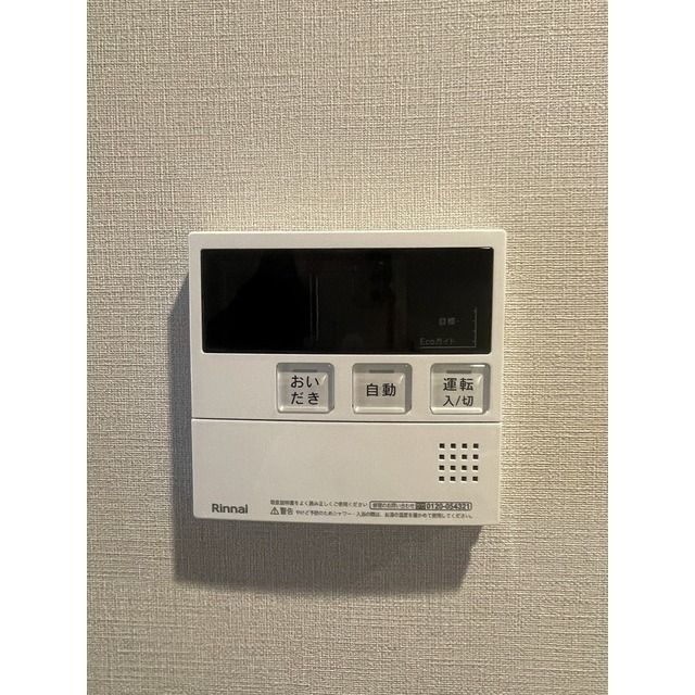 ����9